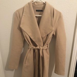 Tan trench coat OFFER A PRICE !!